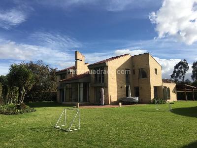 Casa de 4 alcobas en venta en Hacienda San Simon, Bogotá, 1360 m² · foto 6 de 20