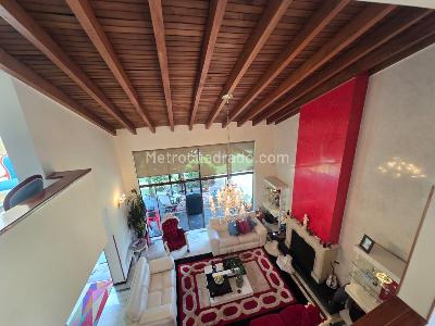 Casa de 4 alcobas en venta en San Jose De Bavaria, Bogotá, 1000 m² · foto 3 de 17