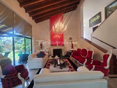 Casa de 4 alcobas en venta en San Jose De Bavaria, Bogotá, 1000 m² · foto 2 de 17