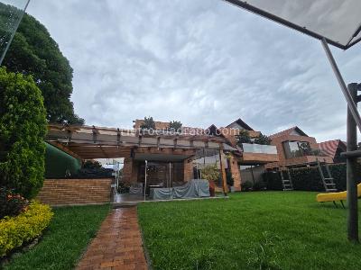 Casa de 5 alcobas en venta en San Jose De Bavaria, Bogotá, 800 m² · foto 10 de 20