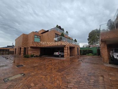 Casa de 5 alcobas en venta en San Jose De Bavaria, Bogotá, 800 m² · foto 16 de 20