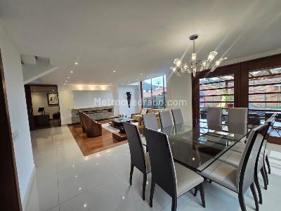 Casa de 5 alcobas en venta en San Jose De Bavaria, Bogotá, 800 m² · foto 2 de 20