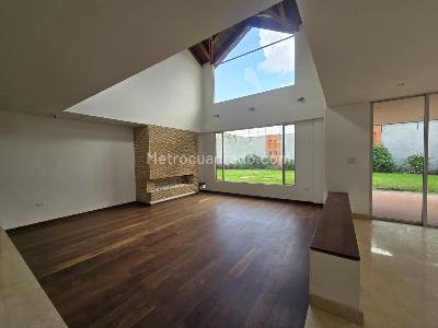 Casa de 5 alcobas en venta en San Jose De Bavaria, Bogotá, 620 m² · foto 12 de 16