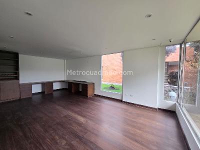 Casa de 5 alcobas en venta en San Jose De Bavaria, Bogotá, 620 m² · foto 5 de 16