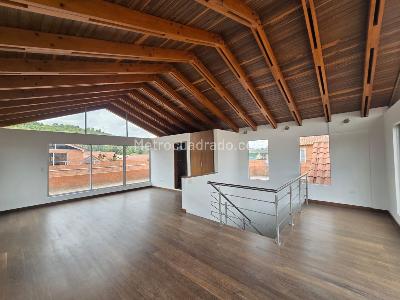 Casa de 5 alcobas en venta en San Jose De Bavaria, Bogotá, 620 m² · foto 7 de 16