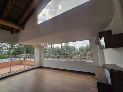 Casa de 5 alcobas en venta en San Jose De Bavaria, Bogotá, 620 m² · foto 8 de 16