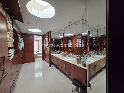 Casa de 4 alcobas en venta en San Jose De Bavaria, Bogotá, 419 m² · foto 13 de 20