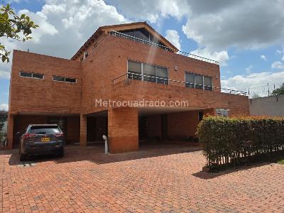 Casa de 5 alcobas en venta en San Jose De Bavaria, Bogotá, 800 m² · foto 20 de 20