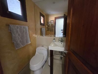 Casa de 3 alcobas en venta en San Jose De Bavaria, Bogotá, 360 m² · foto 17 de 20