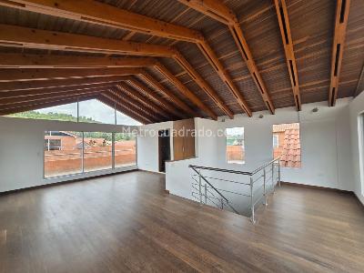 Casa de 5 alcobas en venta en San Jose De Bavaria, Bogotá, 620 m² · foto 5 de 20