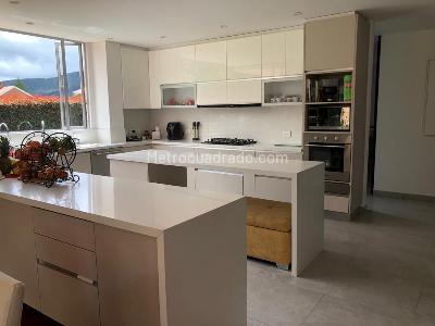Casa de 4 alcobas en venta en Hacienda San Simon, Bogotá, 373 m² · foto 2 de 20