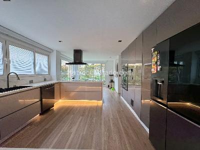 Casa de 4 alcobas en venta en San Jose De Bavaria, Bogotá, 400 m² · foto 2 de 18