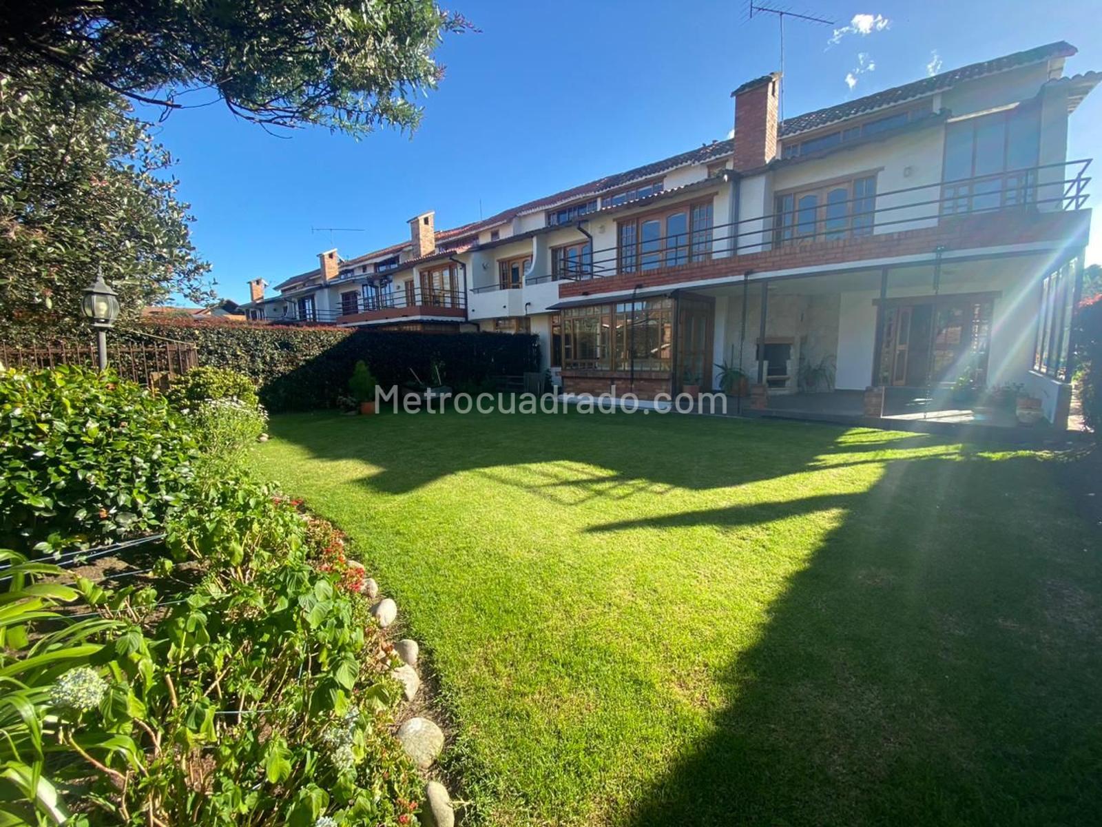 Casa de 4 habitaciones en venta en San Jose Bavaria, Bogotá — imagen 1 de 20