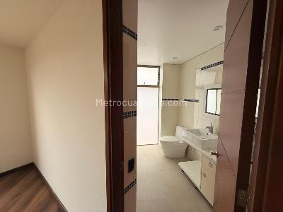 Casa de 4 alcobas en venta en Hacienda San Simon, Bogotá, 340 m² · foto 19 de 20