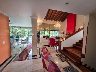 Casa de 4 alcobas en venta en San Jose De Bavaria, Bogotá, 320 m² · foto 3 de 18