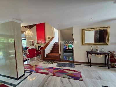 Casa de 4 alcobas en venta en San Jose De Bavaria, Bogotá, 320 m² · foto 4 de 18
