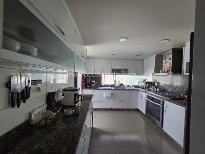 Casa de 4 alcobas en venta en San Jose De Bavaria, Bogotá, 320 m² · foto 6 de 18