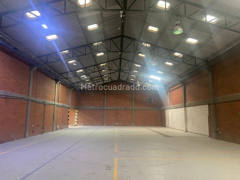 Bodega en Arriendo, MONTEVIDEO ZONA INDUSTRIAL, Bogotá D.C. - Más