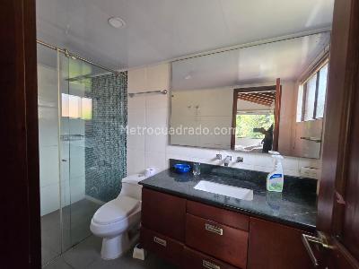 Casa de 4 alcobas en venta en San Jose De Bavaria, Bogotá, 320 m² · foto 14 de 18
