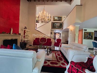 Casa de 4 alcobas en venta en San Jose De Bavaria, Bogotá, 320 m² · foto 2 de 18