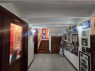 Casa de 4 alcobas en venta en San Jose De Bavaria, Bogotá, 320 m² · foto 9 de 18