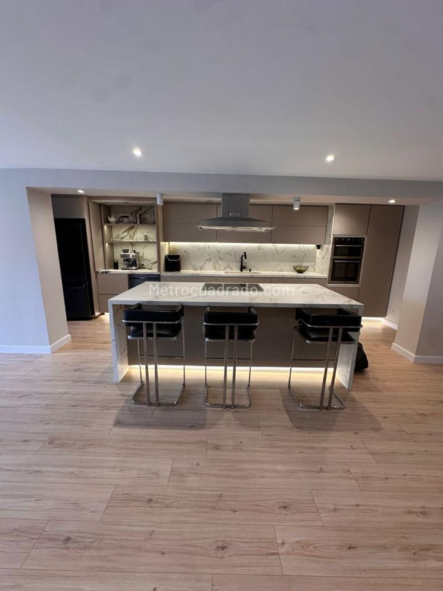 Casa de 4 habitaciones en venta en San Jose Bavaria, Bogotá — imagen 1 de 20