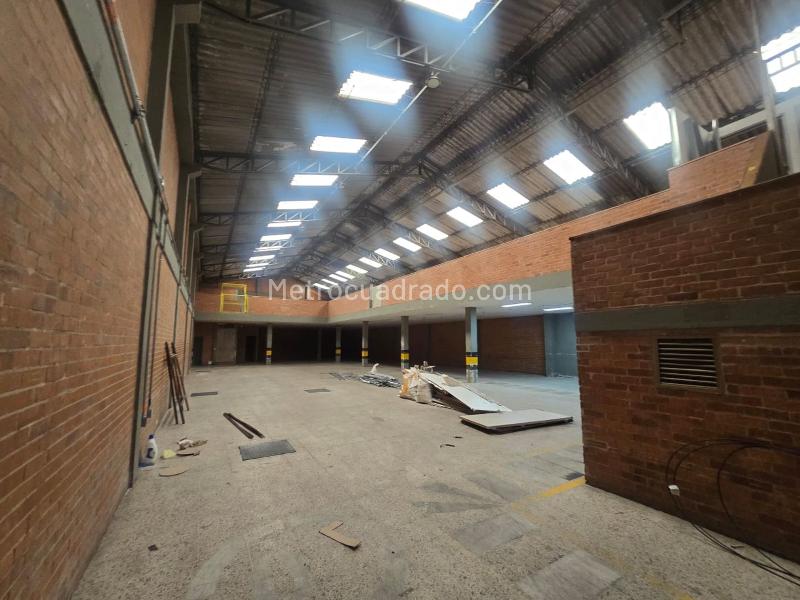 Bodega en Arriendo, MONTEVIDEO ZONA INDUSTRIAL, Bogotá D.C. - Más