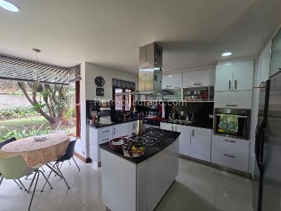 Casa de 3 alcobas en venta en San Jose De Bavaria, Bogotá, 780 m² · foto 4 de 20