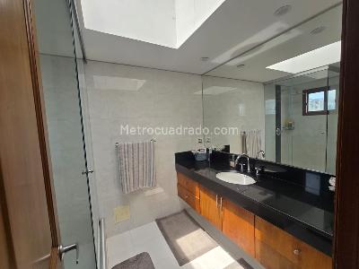 Casa de 3 alcobas en venta en San Jose De Bavaria, Bogotá, 800 m² · foto 16 de 20