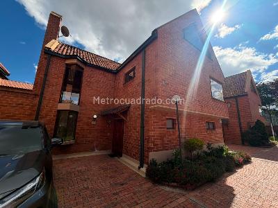 Casa de 3 alcobas en venta en San Jose De Bavaria, Bogotá, 200 m² · foto 15 de 16