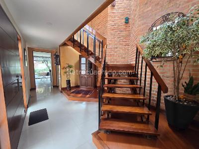 Casa de 3 alcobas en venta en San Jose De Bavaria, Bogotá, 780 m² · foto 3 de 20