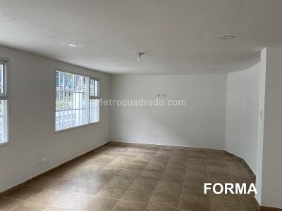 Casa de 5 alcobas en arriendo en Santa Barbara Oriental, Bogotá, 400 m² · foto 2 de 20
