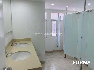 Casa de 5 alcobas en arriendo en Santa Barbara Oriental, Bogotá, 400 m² · foto 17 de 20