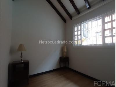 Casa de 5 alcobas en arriendo en Santa Barbara Central, Bogotá, 336 m² · foto 7 de 19
