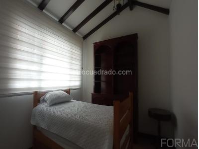 Casa de 5 alcobas en arriendo en Santa Barbara Central, Bogotá, 336 m² · foto 8 de 19