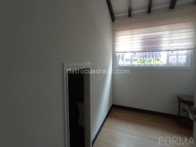 Casa de 5 alcobas en arriendo en Santa Barbara Central, Bogotá, 336 m² · foto 11 de 19