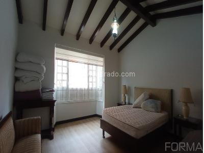 Casa de 5 alcobas en arriendo en Santa Barbara Central, Bogotá, 336 m² · foto 12 de 19