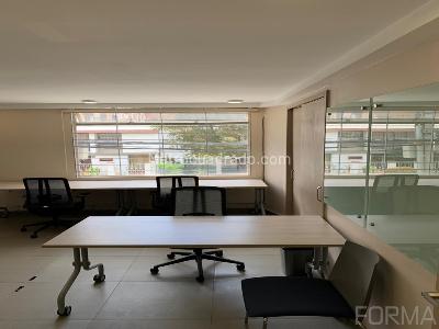 Casa de 5 alcobas en arriendo en Santa Barbara Alta, Bogotá, 350 m² · foto 2 de 11