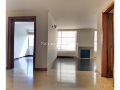 Apartamento de 3 alcobas en arriendo en Santa Barbara Occidental, Bogotá, 139 m² · foto 3 de 20