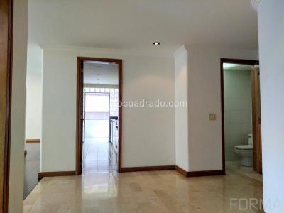 Apartamento de 3 alcobas en arriendo en Santa Barbara Occidental, Bogotá, 139 m² · foto 6 de 20