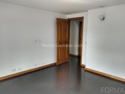 Apartamento de 3 alcobas en arriendo en Santa Barbara Occidental, Bogotá, 139 m² · foto 8 de 20