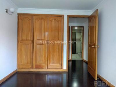 Apartamento de 3 alcobas en arriendo en Santa Barbara Occidental, Bogotá, 139 m² · foto 10 de 20