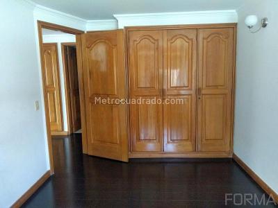 Apartamento de 3 alcobas en arriendo en Santa Barbara Occidental, Bogotá, 139 m² · foto 12 de 20