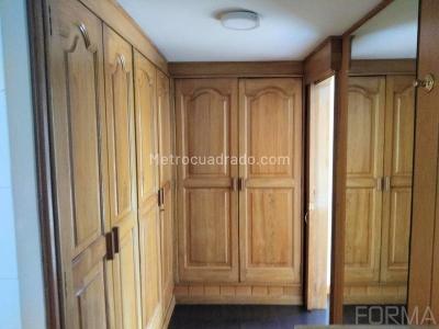 Apartamento de 3 alcobas en arriendo en Santa Barbara Occidental, Bogotá, 139 m² · foto 13 de 20