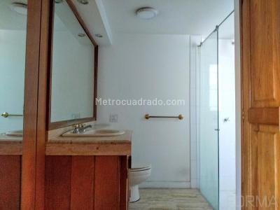 Apartamento de 3 alcobas en arriendo en Santa Barbara Occidental, Bogotá, 139 m² · foto 15 de 20