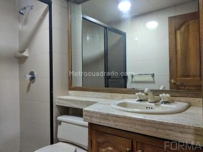 Apartamento de 3 alcobas en arriendo en Santa Barbara Occidental, Bogotá, 139 m² · foto 16 de 20