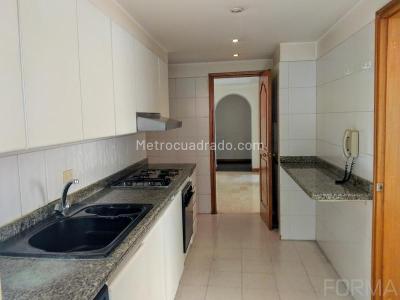 Apartamento de 3 alcobas en arriendo en Santa Barbara Occidental, Bogotá, 139 m² · foto 18 de 20