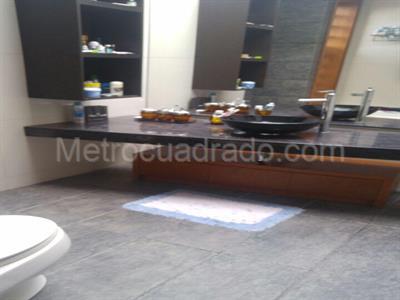 Casa de 4 alcobas en venta en San Jose De Bavaria, Bogotá, 1000 m² · foto 11 de 20