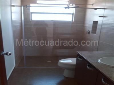 Casa de 3 alcobas en venta en San Jose De Bavaria, Bogotá, 600 m² · foto 11 de 13