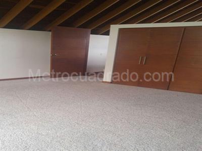 Casa de 4 alcobas en venta en San Jose De Bavaria, Bogotá, 800 m² · foto 17 de 18